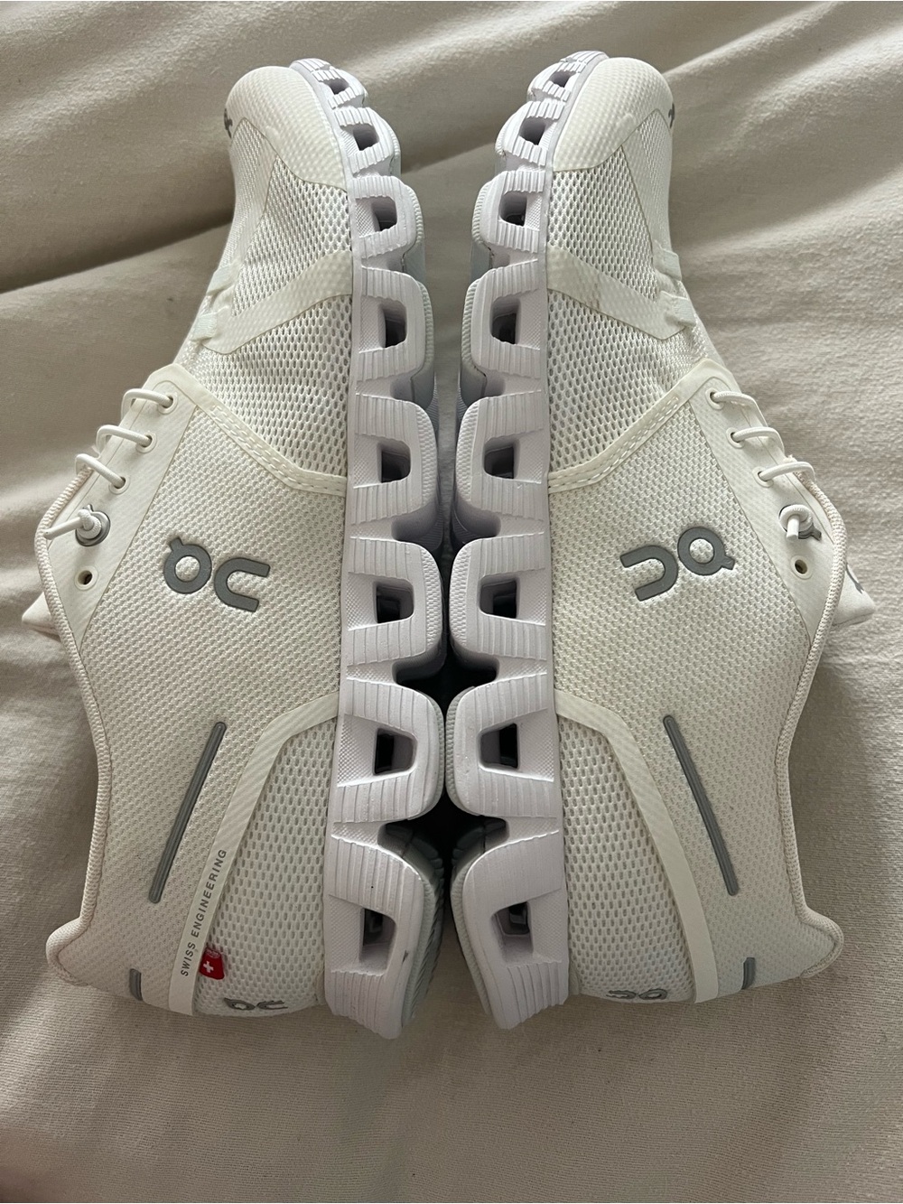 On Running Cloud 5 Women’s Size 10.5 NWOT